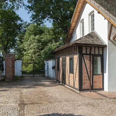 Dom Lowczego Gnoyna Park Casa di campagna