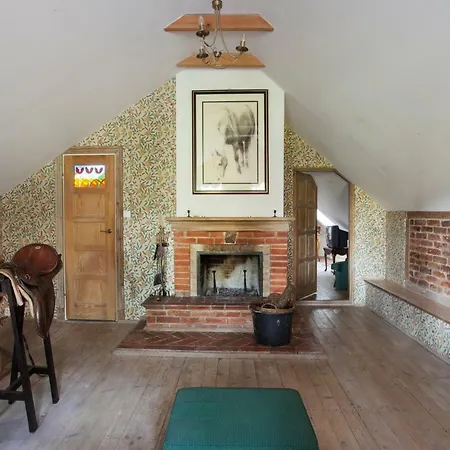 Dom Lowczego Gnoyna Park Casa di campagna *