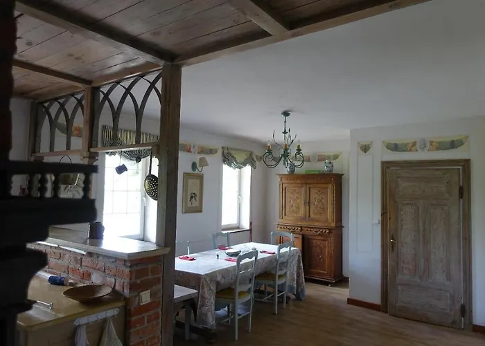 Dom Lowczego Gnoyna Park ラジェヨビツェ